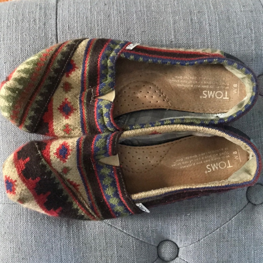 Unique “Mountain” inspired Tom’s.